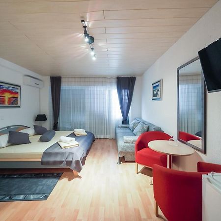 Lanterna Rooms Turanj Buitenkant foto