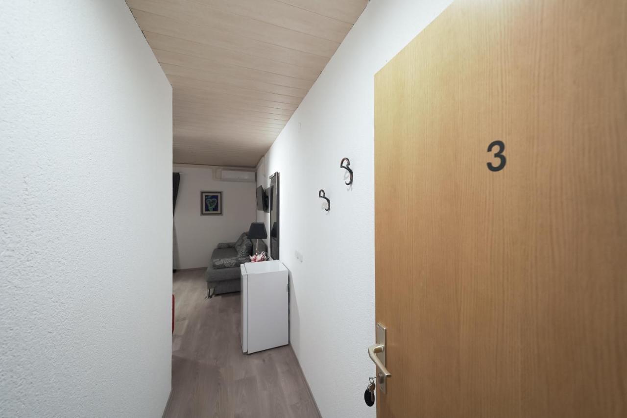 Lanterna Rooms Turanj Buitenkant foto