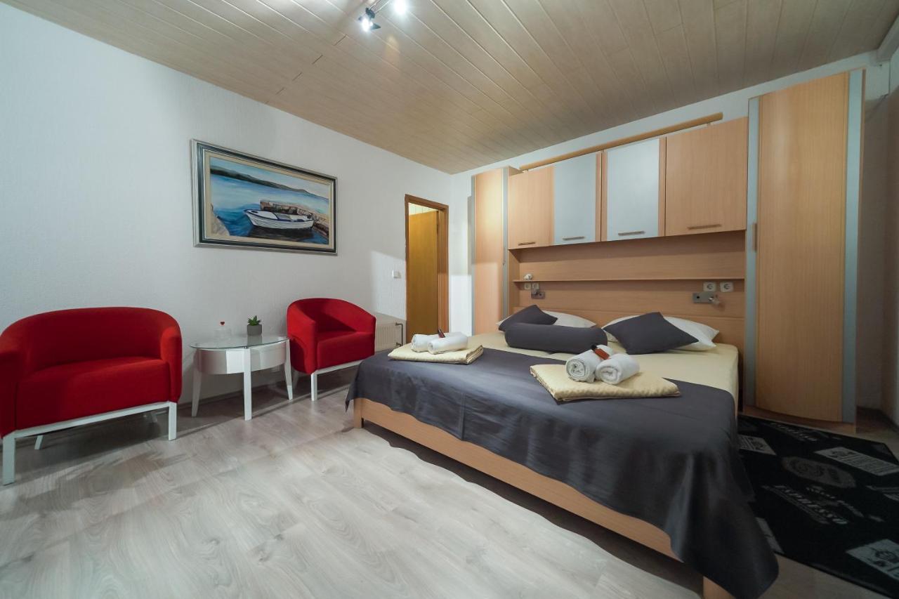 Lanterna Rooms Turanj Buitenkant foto